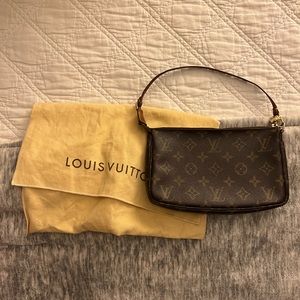 Louis Vuitton pochette